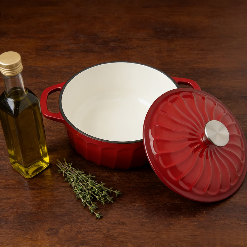 Red Enamel Cast Iron Pot, Three-dimensional Petal Pattern Lid, Suitable For Slow Cooking, Soup Making, And Steaming Dishes. Non-stick Inner Liner, Thick And Durable, Strong Heat Retention, Combining Practicality And Aesthetic Appeal.
